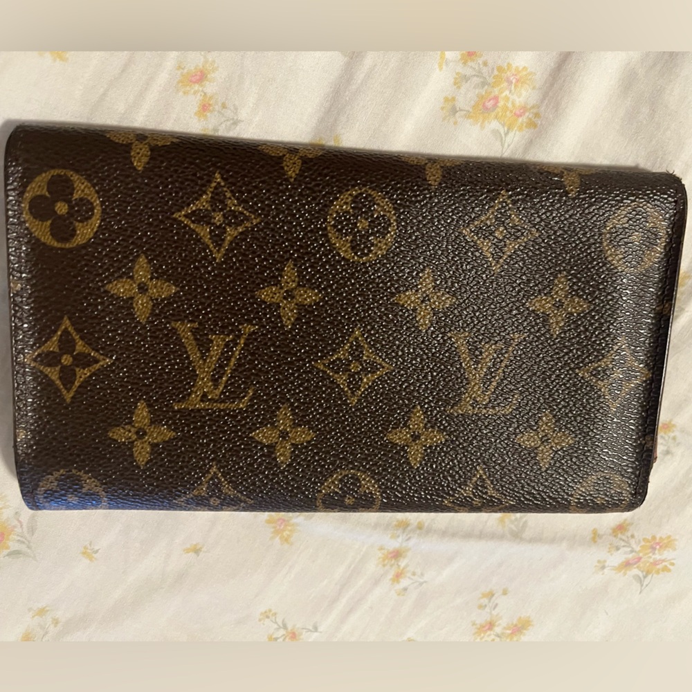 Louis Vuitton Black and Brown Monogram Wallet - Picture 2 of 12